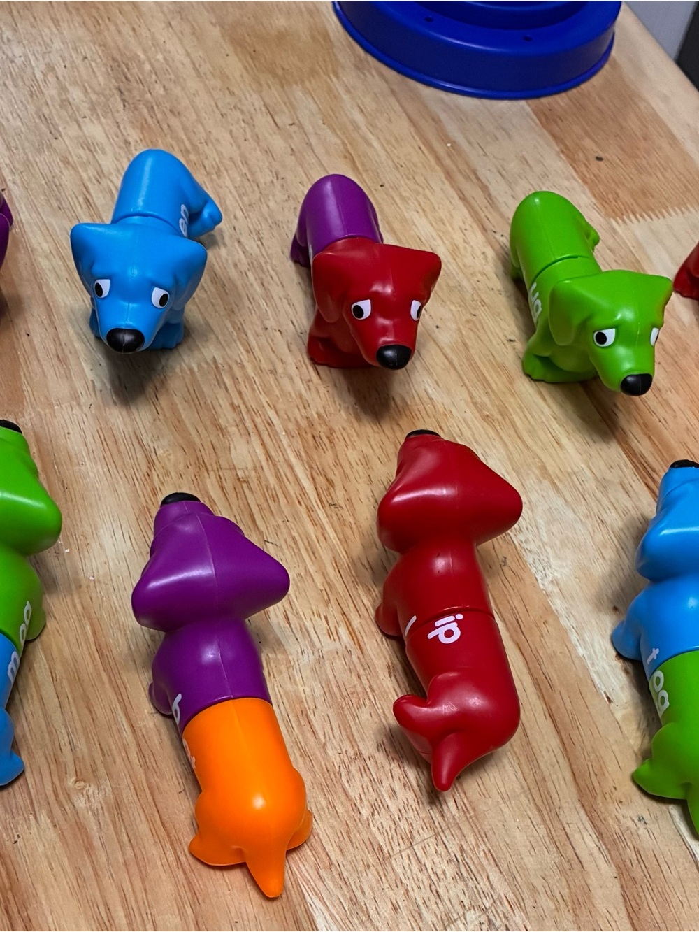 Learning Resources Snap-n-Learn Rhyming Pups - Blue - Picture 3 of 4